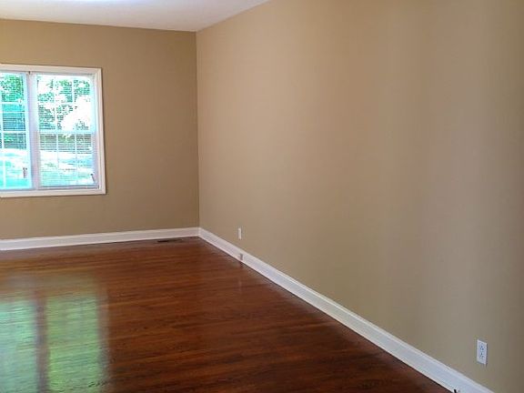 5th image of 1 & 2 Edgehill Dr