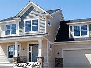 4532 Heritage Pkwy N, Hugo, MN 55038