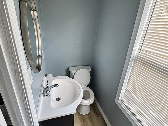 4th image of 312 S Walnut Ave APT A