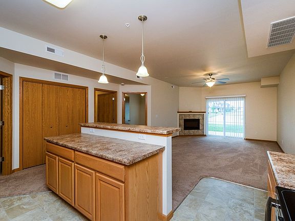 4th image of 1620 Lincoln Dr Unit 305