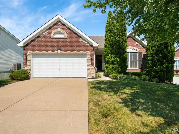 723 River Glen Dr, O'Fallon, MO 63368