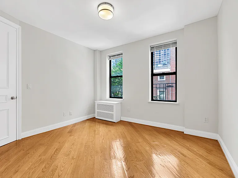 226 E 70th St #4C — Photo 4