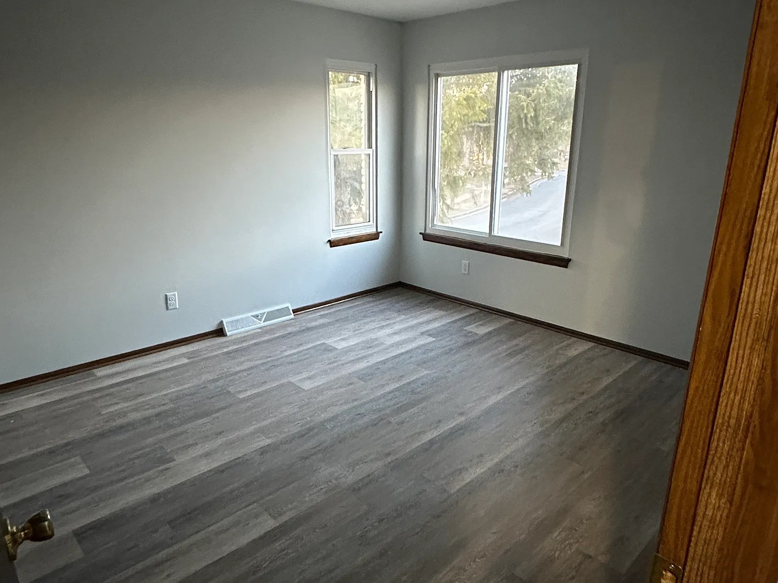 2 bed, 1000 sqft, $1,295 — Photo 3