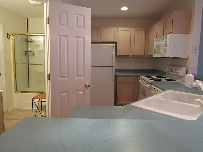 549 Park Place Dr #1E — Photo 13