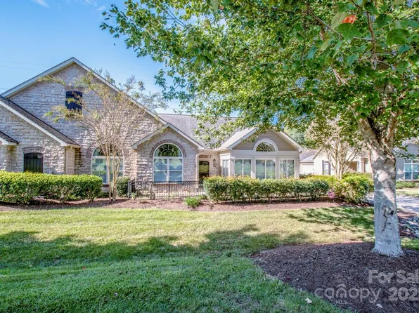 4733 Polo Gate Blvd, Charlotte, NC 28216