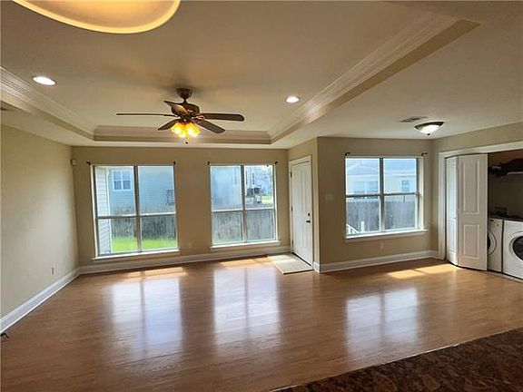 4th image of 516 Wallace Dr