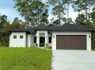 2135 Della Dr, Naples, FL 34117