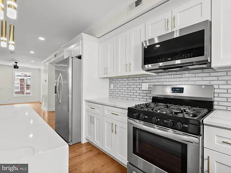 404 N Robinson St — Photo 16