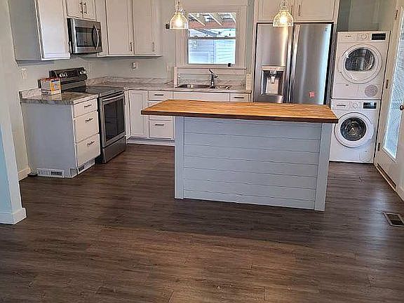 Kitchen ..applianes included