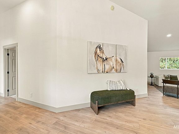 2nd image of 7 Willow Way
