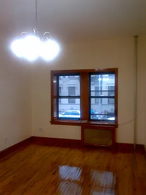 Rented by Perry Associates NYC Inc | media 11