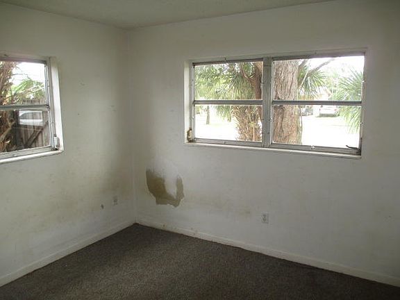 5th image of 5912 Bimini Cir W