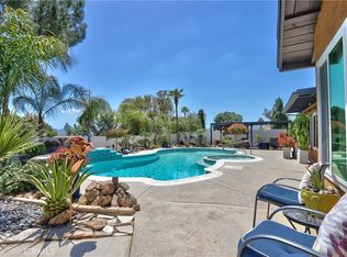27071 Crews Hill Dr, Menifee, CA 92586