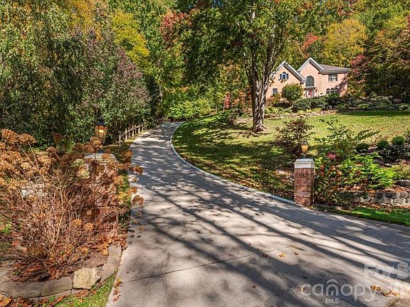 2nd image of 295 Laurel Ridge Dr