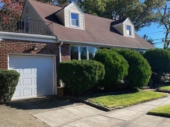 510 Covert Avenue, New Hyde Park, NY 11040