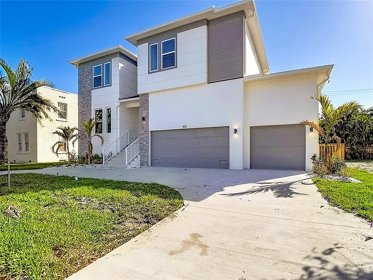 410 S West Shore Blvd — Photo 1
