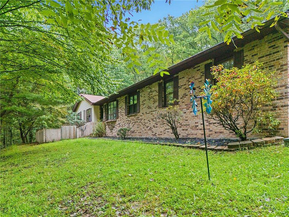 2312 Meadowlake Rd, Sciota, PA 18354 Zillow