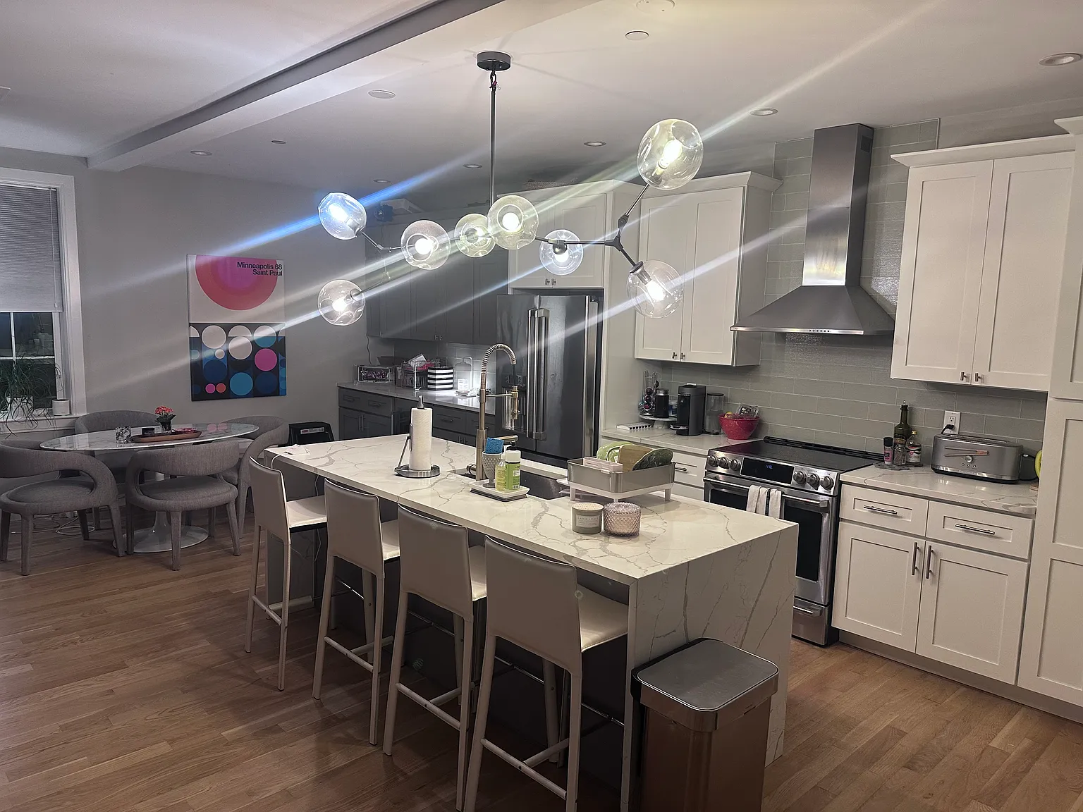 3 bed, 1400 sqft, $2,100 — Photo 3