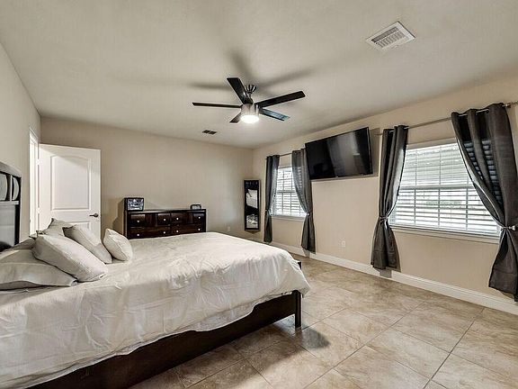 3rd image of 4121 Arborcrest Dr