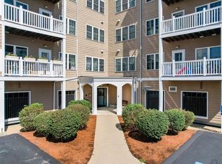 8 Walnut St UNIT 202, Peabody, MA 01960