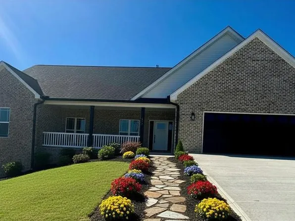 679 Blue Water Dr, Cookeville, TN 38506