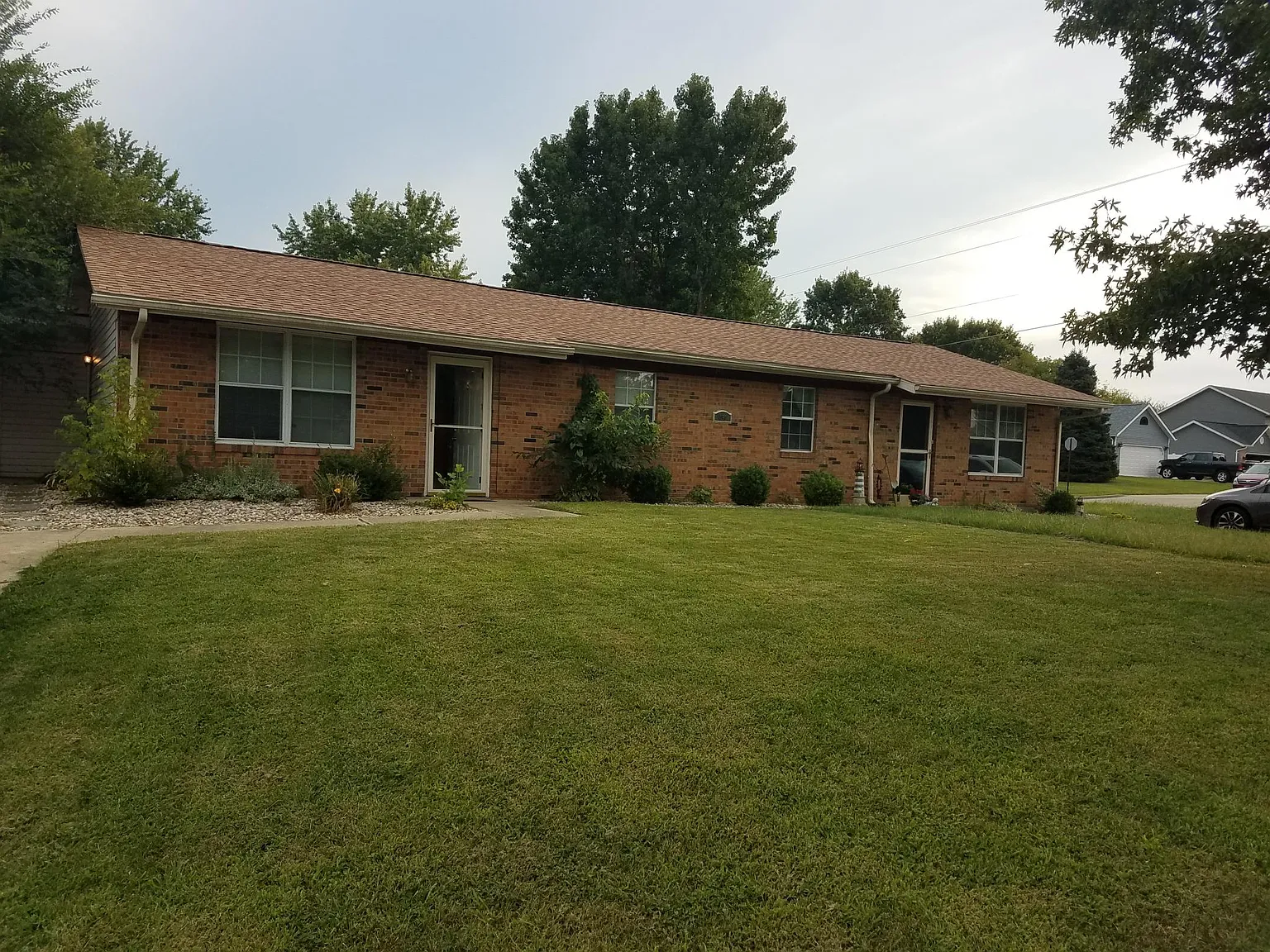 450 Eagles Way photo 1