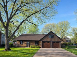 527 Miller Ave SW, Hutchinson, MN 55350