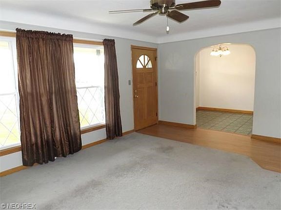 3rd image of 2806 Center Dr