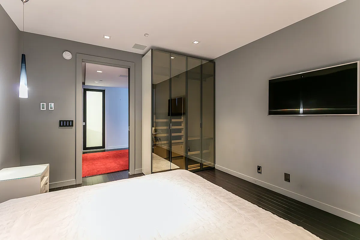 333 Bush St — Photo 1