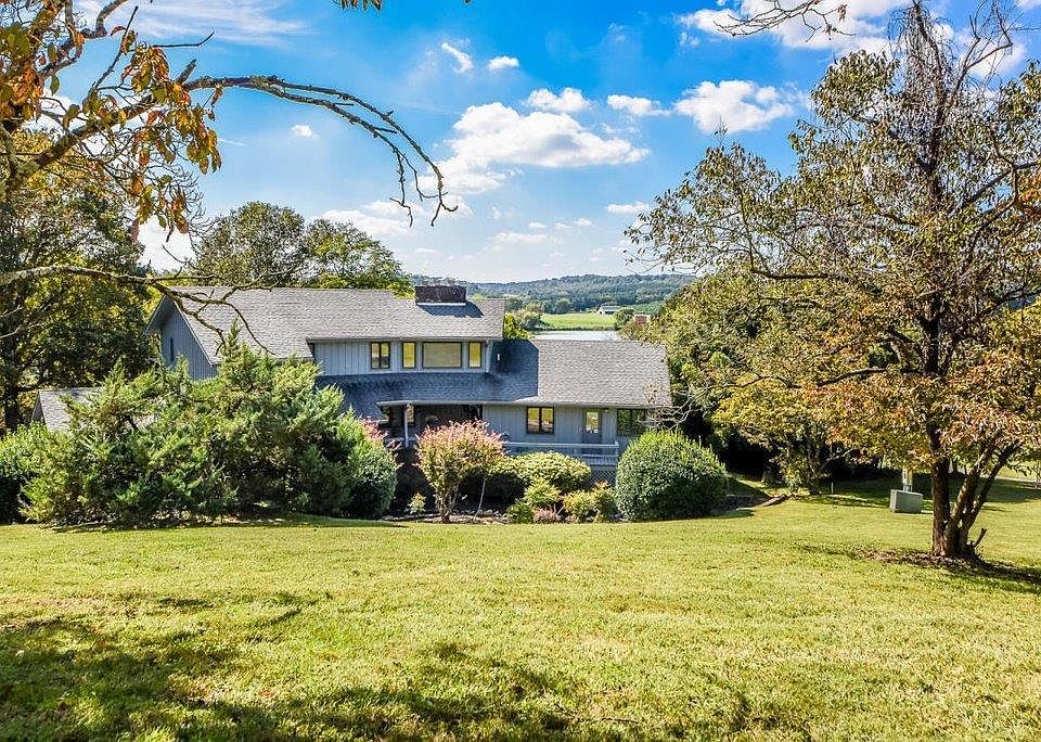 1st image of 1550 Scenic View Dr
