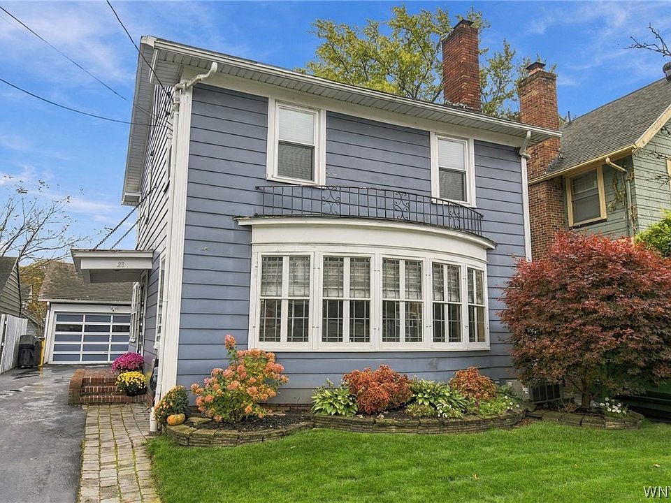 1st image of 28 Thomas Ave
