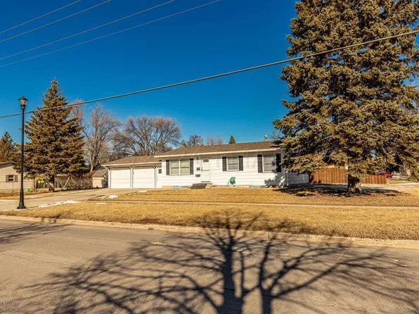 1901 15th Ave S, Fargo, ND 58103