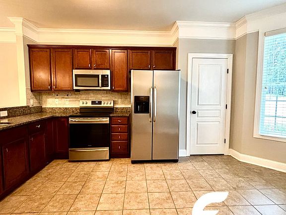 5th image of 429 Georgetown Cir