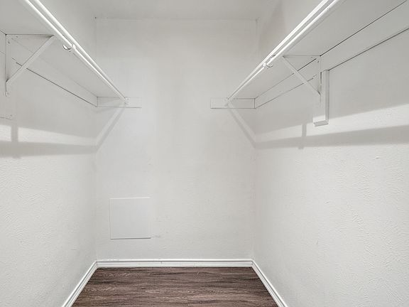2nd image of 1108 N Elm St #10