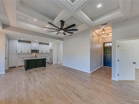 2nd image of 620 N Kika De La Garza Blvd