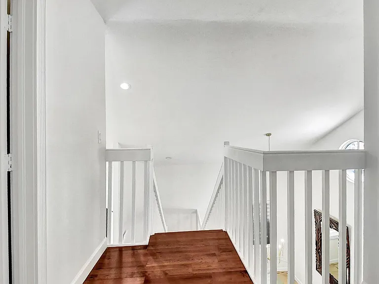 3567 Commodore Cir — Photo 21