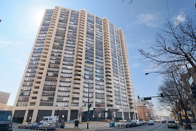 1st image of 3930 N Pine Grove Ave APT 513