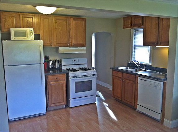 3rd image of 40 Winwood Dr