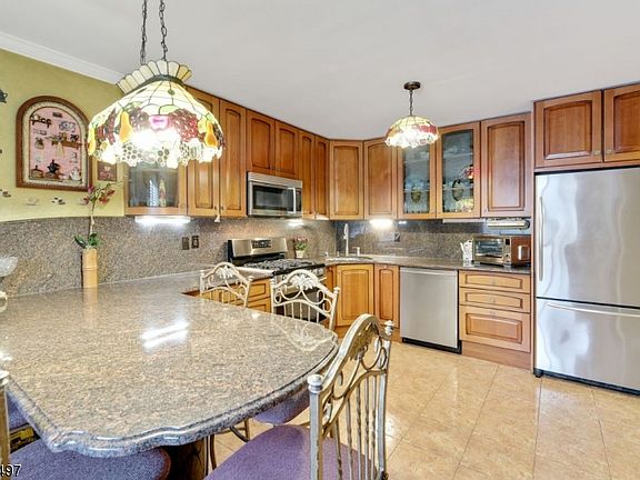 4th image of 38 Park St APT 8H