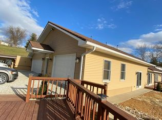 29 Walnut Dr, Nauvoo, IL
