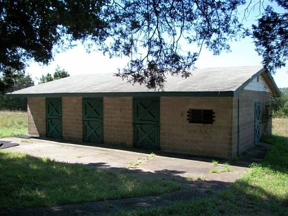 6-Stall Block Barn