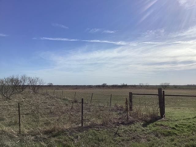 2nd image of SE Holiday Rd