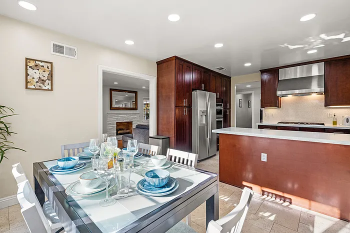 135 Underhill Dr — Photo 29