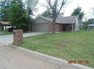 2108 NW 19th St, Lawton, OK 73507