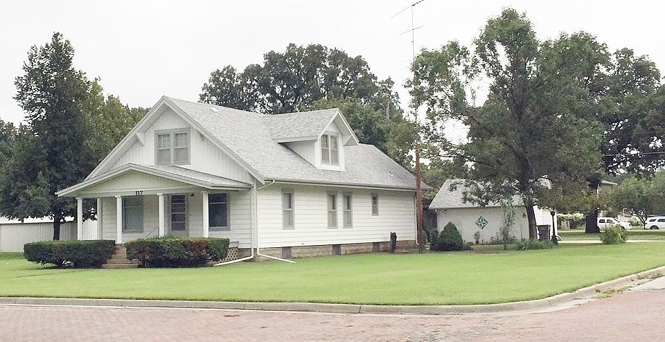 1st image of 117 W 4th St
