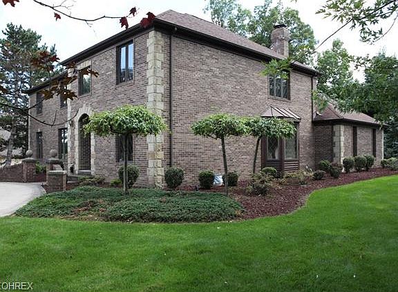 3rd image of 4500 Valley Woods Dr