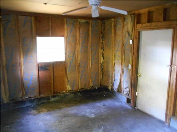 3rd image of 2518 Tanglewood St