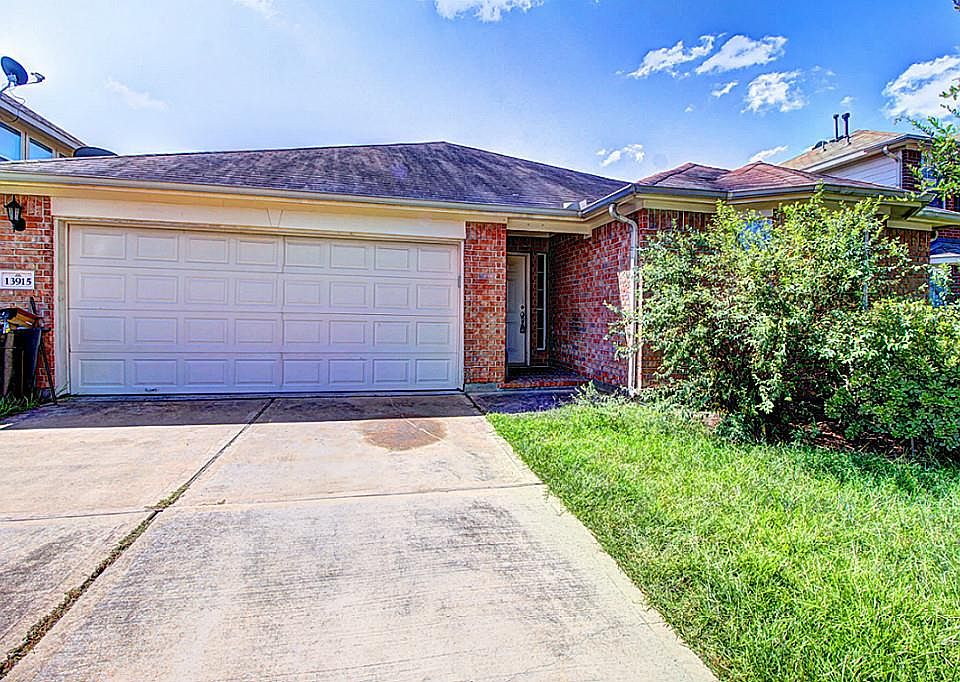 1st image of 13915 Fort Nelson Dr