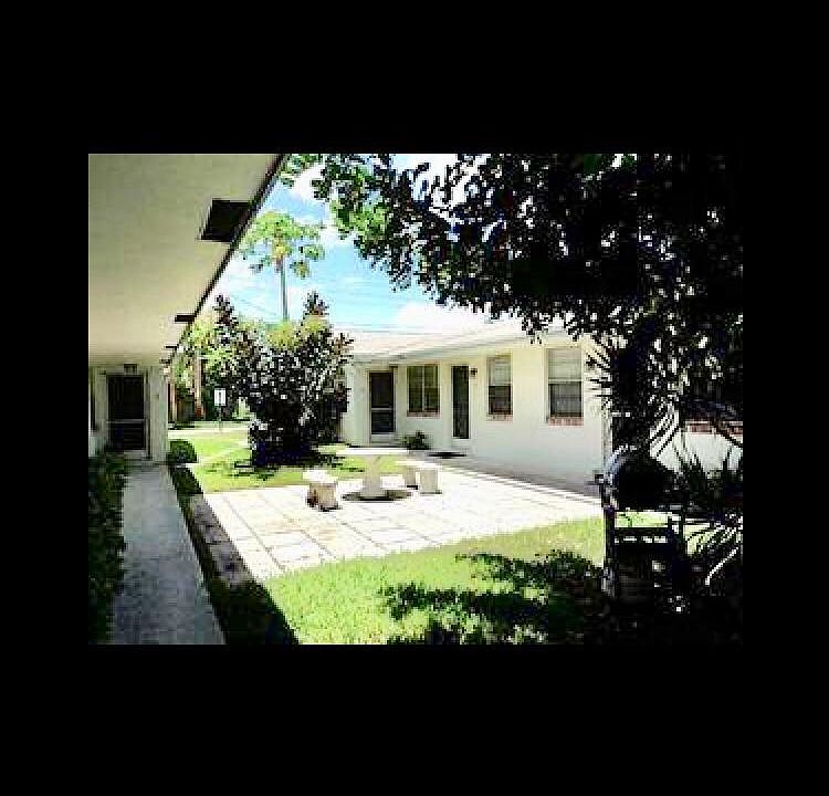 1st image of 709 SE 15th St