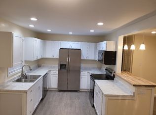 8723 Farmwood Ct, Charlotte, NC 28214